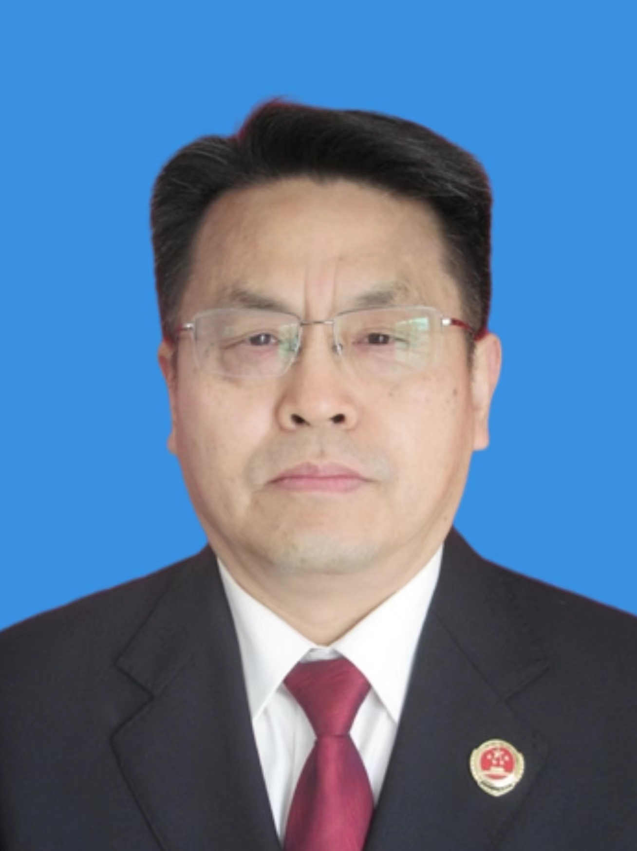 王三勇-蓝底.jpg
